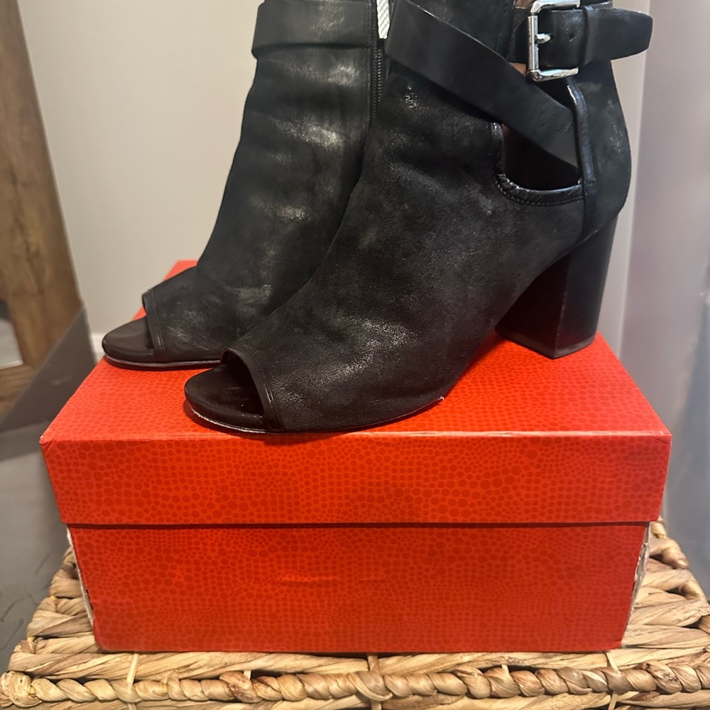 Donald J. Pliner Black Heeled Boots